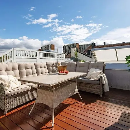 Live On The Roof Of City Center *